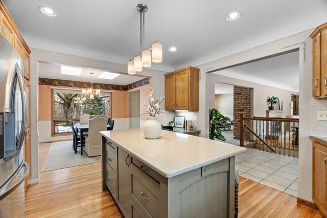 10035 Mound Spring Terrace, Bloomington, MN 55420