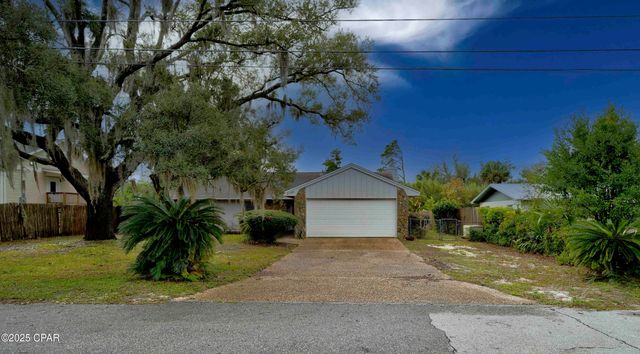 3708 Shoreline Circle, Panama City, FL 32405