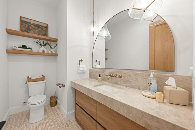 215 Golden Bear DR, Austin, TX 78738