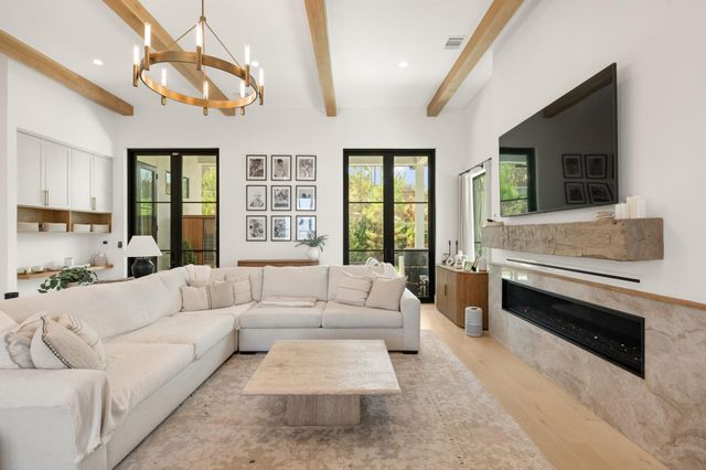 215 Golden Bear DR, Austin, TX 78738