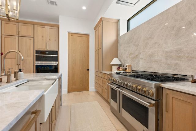 215 Golden Bear DR, Austin, TX 78738