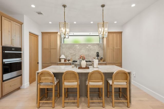 215 Golden Bear DR, Austin, TX 78738