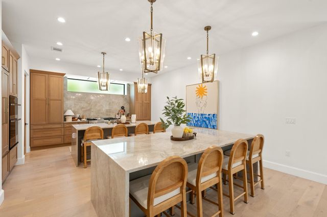 215 Golden Bear DR, Austin, TX 78738