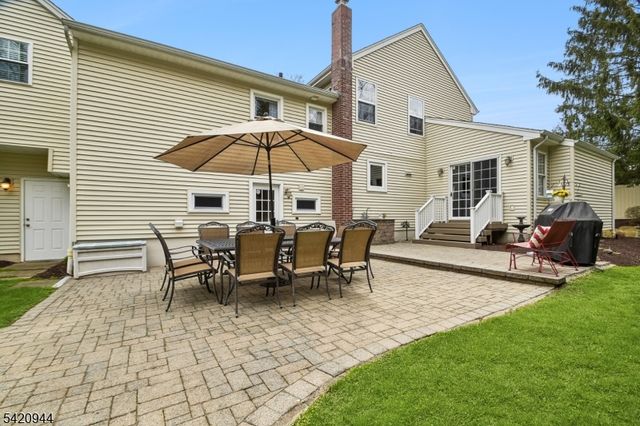 21 Woodbrook Cir, Westfield Town, NJ 07090