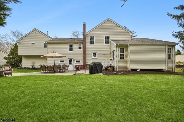 21 Woodbrook Cir, Westfield Town, NJ 07090