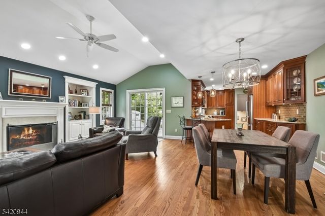 21 Woodbrook Cir, Westfield Town, NJ 07090