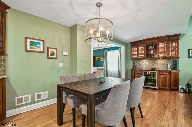 21 Woodbrook Cir, Westfield Town, NJ 07090