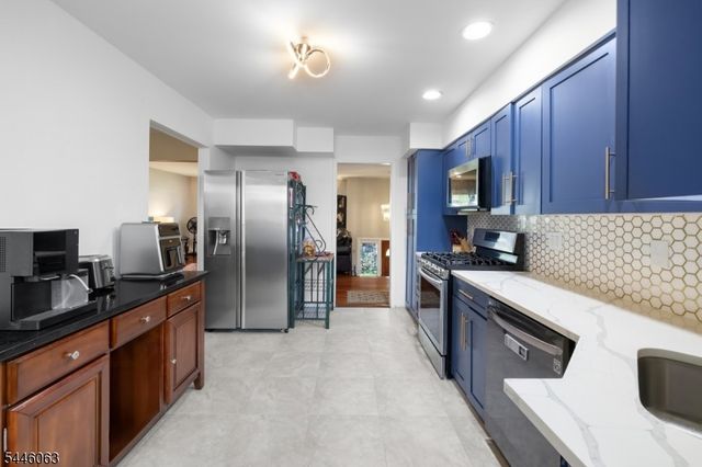 5 Rockaway Pl, Parsippany-troy Hills Twp., NJ 07054