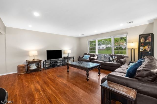 5 Rockaway Pl, Parsippany-troy Hills Twp., NJ 07054