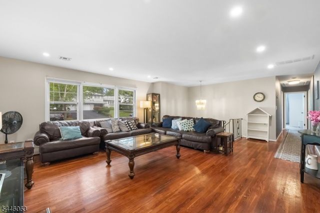 5 Rockaway Pl, Parsippany-troy Hills Twp., NJ 07054