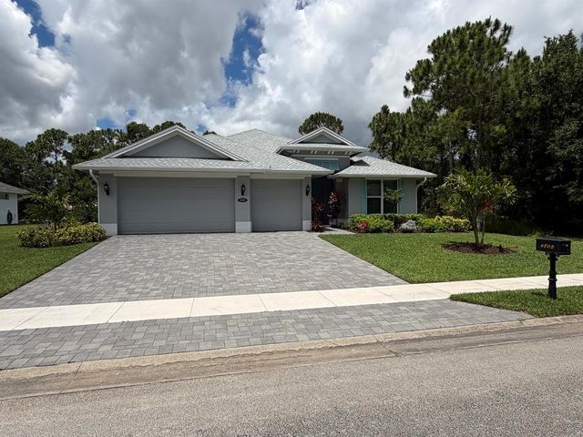 6805 49th Court, Vero Beach, FL 32967