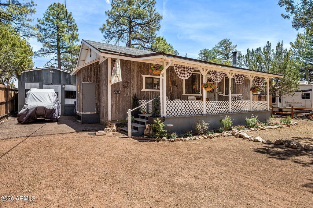 Image 1 of property listing at 2893 Holiday Forest Drive, Overgaard, AZ 85933