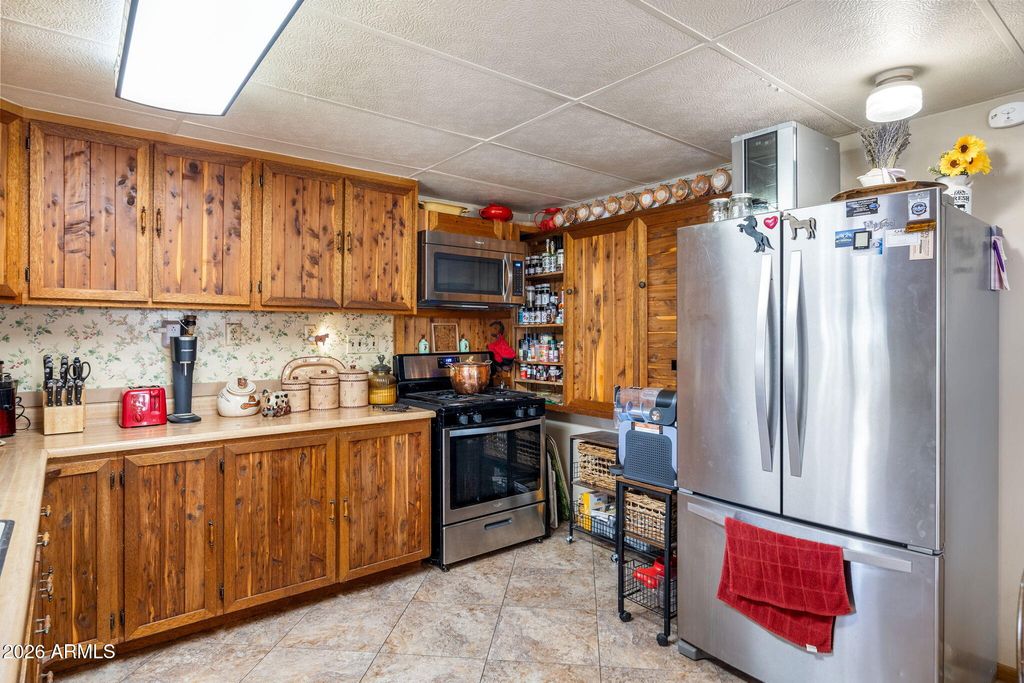 Image 10 of property listing at 2893 Holiday Forest Drive, Overgaard, AZ 85933