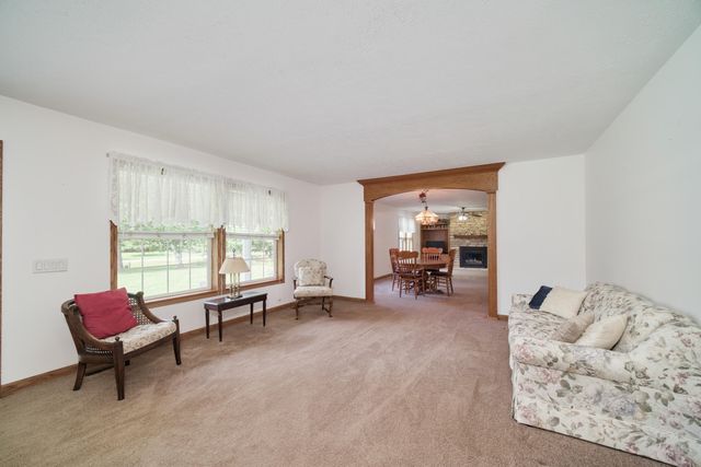 9155 Ivanhoe Drive, Onekama, MI 49675