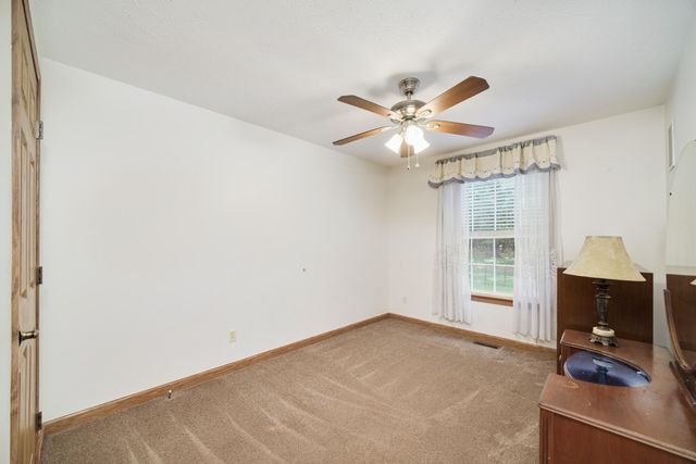 9155 Ivanhoe Drive, Onekama, MI 49675