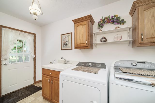 9155 Ivanhoe Drive, Onekama, MI 49675