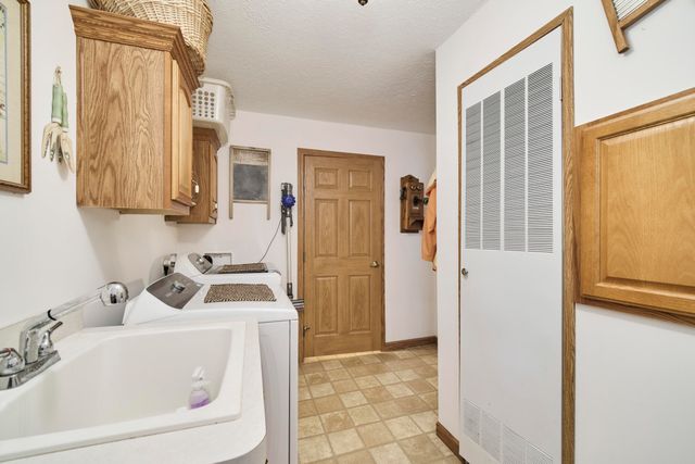 9155 Ivanhoe Drive, Onekama, MI 49675