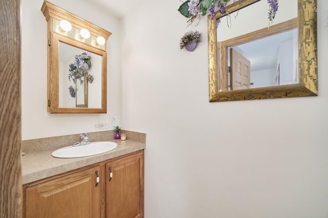 9155 Ivanhoe Drive, Onekama, MI 49675