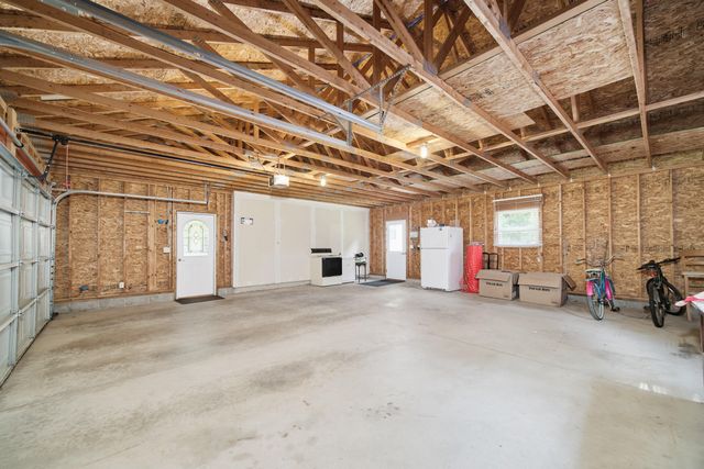 9155 Ivanhoe Drive, Onekama, MI 49675