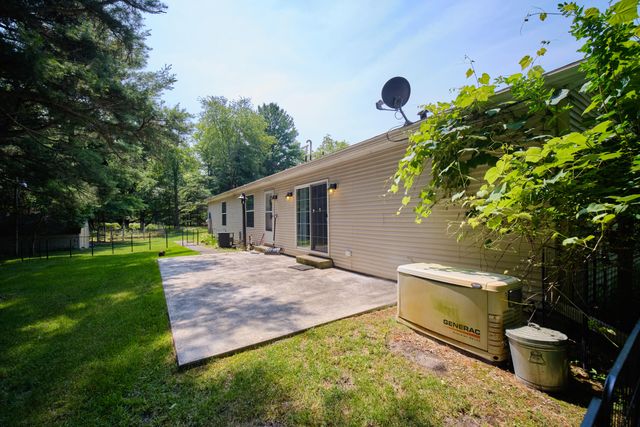 9155 Ivanhoe Drive, Onekama, MI 49675