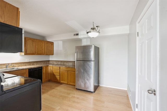 1100 E 6th Street 5, Des Moines, IA 50316