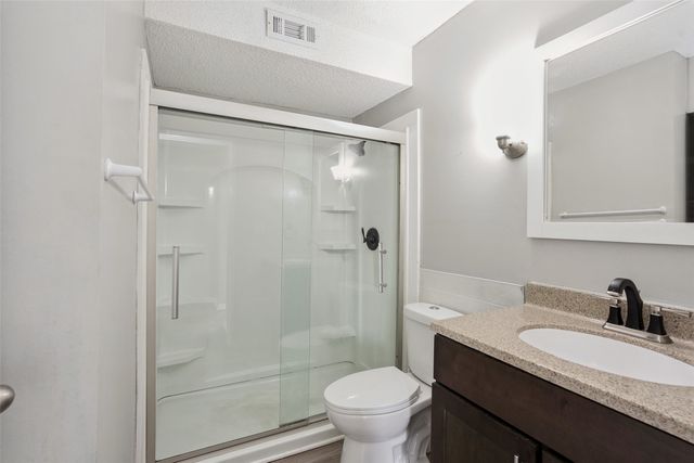 1100 E 6th Street 5, Des Moines, IA 50316