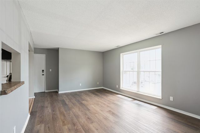 1100 E 6th Street 5, Des Moines, IA 50316