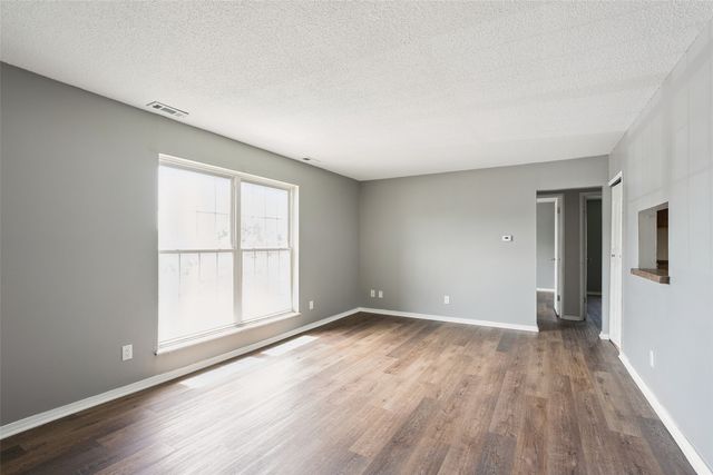 1100 E 6th Street 5, Des Moines, IA 50316