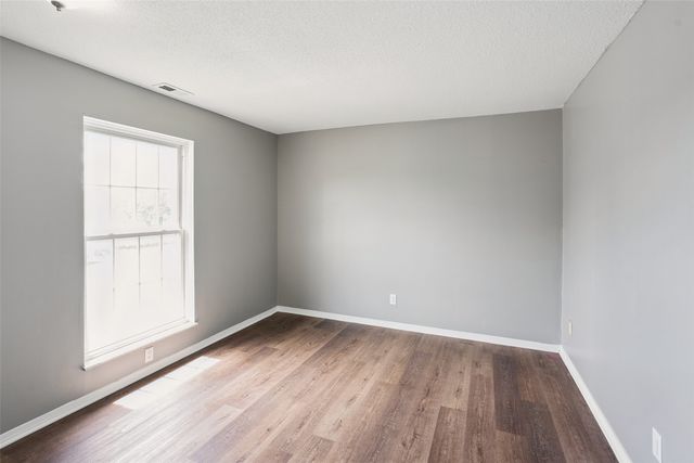 1100 E 6th Street 5, Des Moines, IA 50316