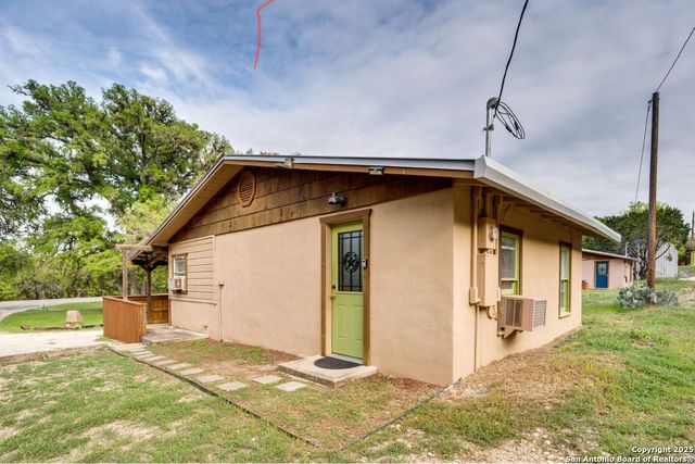 28149 US Highway 83, Concan, TX 78838