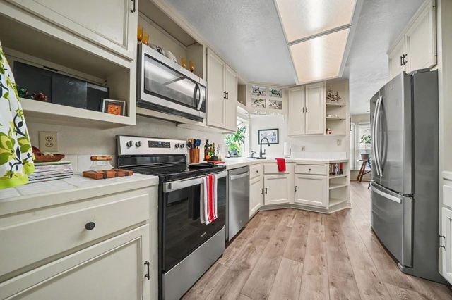 519 Clinton Rd, Jackson, CA 95642