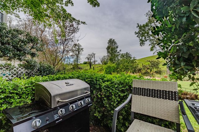 519 Clinton Rd, Jackson, CA 95642