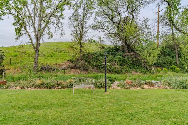 519 Clinton Rd, Jackson, CA 95642