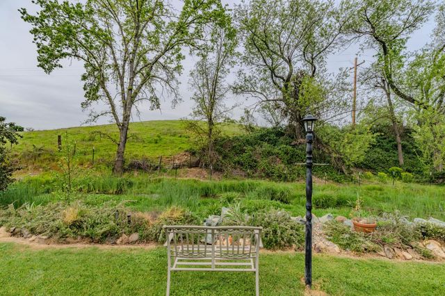 519 Clinton Rd, Jackson, CA 95642