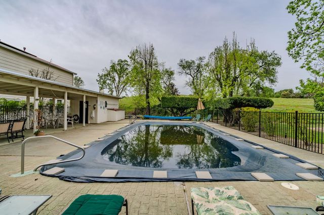 519 Clinton Rd, Jackson, CA 95642