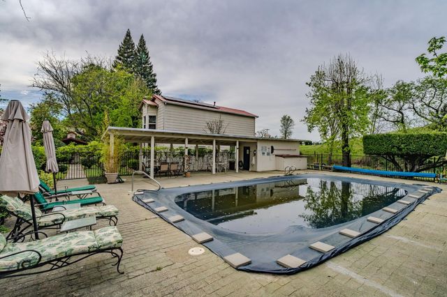 519 Clinton Rd, Jackson, CA 95642