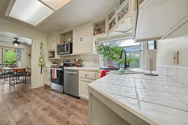 519 Clinton Rd, Jackson, CA 95642