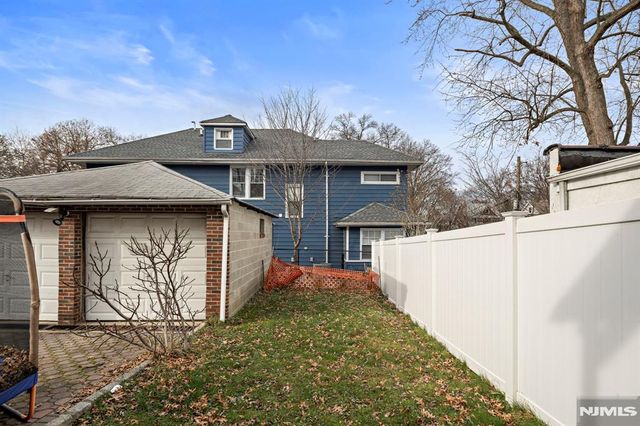 276 Broad Avenue 2, Leonia, NJ 07605