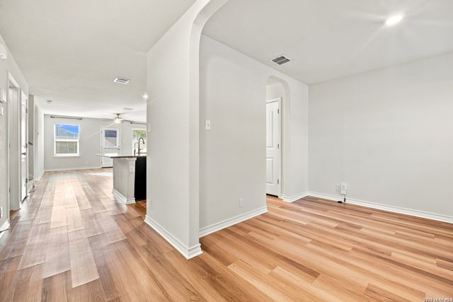 8919 TAYLOR GRV, San Antonio, TX 78254