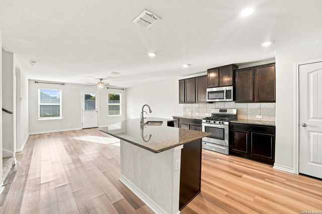 8919 TAYLOR GRV, San Antonio, TX 78254