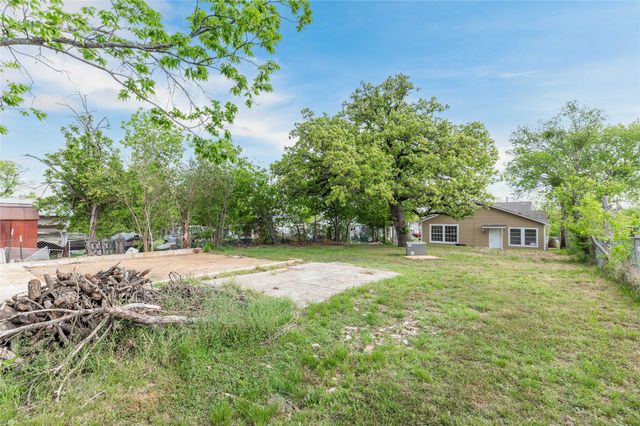 901 6th Street, Brownwood, TX 76801