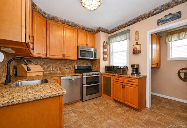 78-33 64th Street, Glendale, NY 11385