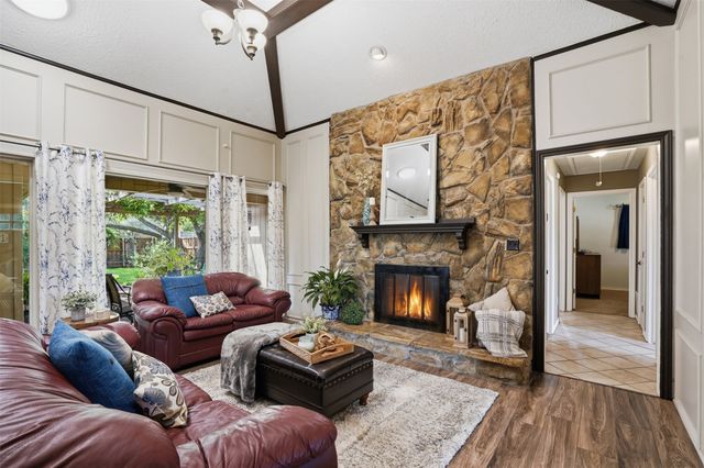 2247 Valley Mill, Carrollton, TX 75006