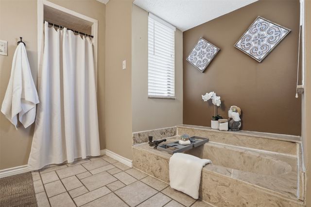 2247 Valley Mill, Carrollton, TX 75006