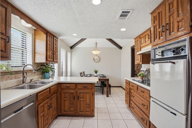 2247 Valley Mill, Carrollton, TX 75006