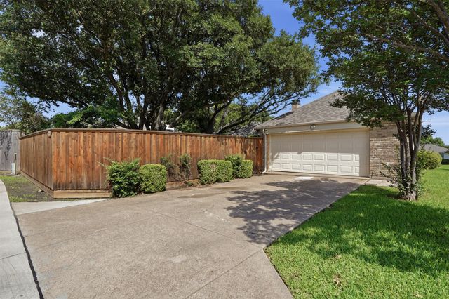 2247 Valley Mill, Carrollton, TX 75006