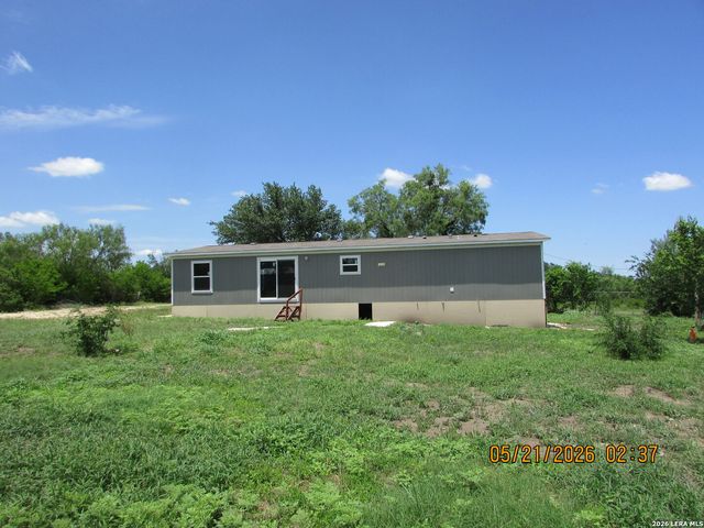 903 CR 561, Castroville, TX 78009