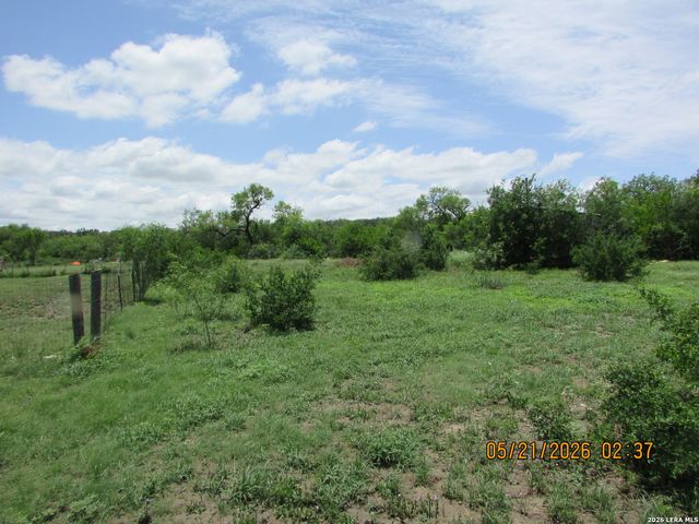 903 CR 561, Castroville, TX 78009