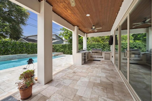 1901 Woodcrest Drive, Houston, TX 77018