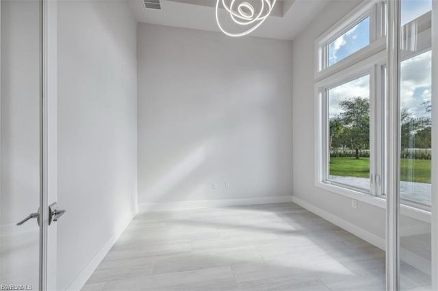 239 20th AVE NE, Naples, FL 34120